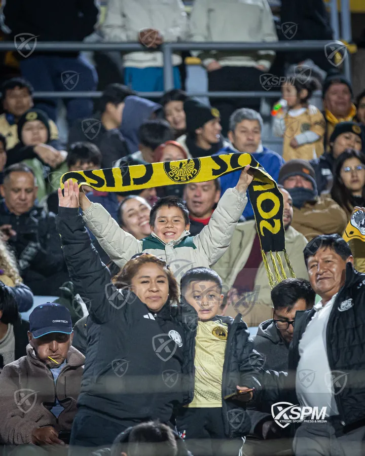 Atmósfera de tribuna durante Liga 1 Perú · Torneo Clausura 2026.