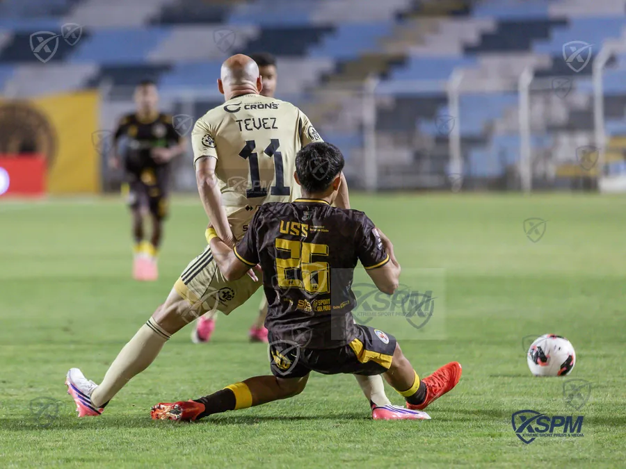 Acción decisiva durante Liga 1 Perú · Torneo Clausura 2026.