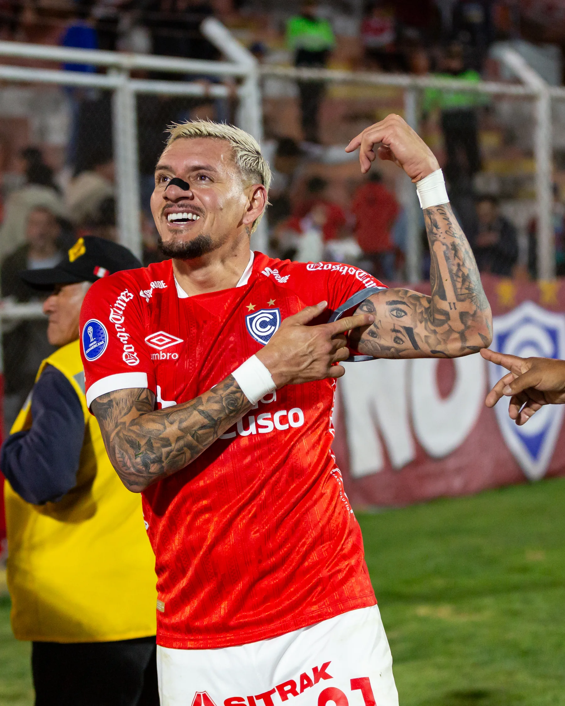 Jugador de Cienciano expresa la emoción de la jornada